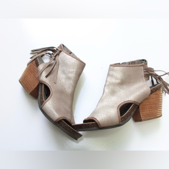 OTBT fringe peep toe booties - Picture 8 of 11